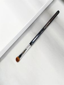 Mjuk fokus Shader Eye Makeup Brush E52 Stor platt ögonskugga Blandning Skönhet Kosmetikverktyg3208979