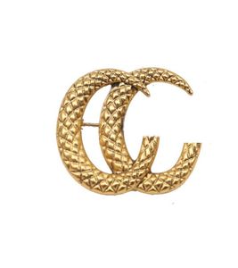 Brand Designer Letters Spettame famose per lettere per lettere di lusso Battaglia perle Accessori per spille di strass per spille 4738656