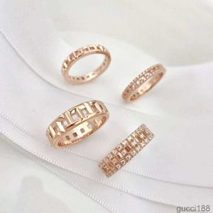 Tiffanyjewelry Heart Gold Designer Rings for Women Luxury Jewelry Full Sky Star Roman Hollow Ring V Gold Plated 18K Rose Light Luxury Elegant SE CQ7Q CQ7Q CQ7Q