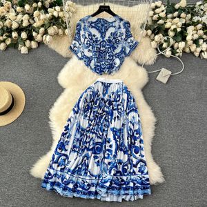 Pista de verão de porcelana azul e branca de azul e branco conjunto mulheres camisa elástica vintage de canto superior da cintura de saia plissada 240510