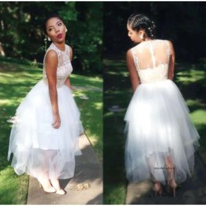 Nowe modne koronki Sheer Appliques Sukienki Tiul Proste A Line Bridal Suknie iluzja
