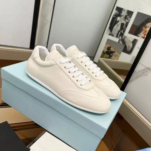 Słynna marka Lane Men Women Sneakers Buty Skórzanie ziarna nagie czarne trenerzy Człowiek komfortowy