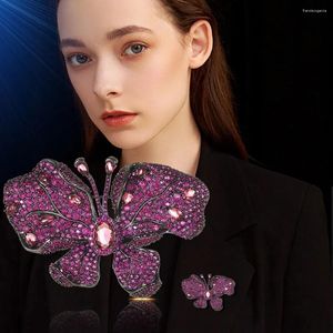 Broscher High-End Heavy Inlaid Rose Purple Stor fjäril Brosch Woman Light Luxury Retro Coat Jacket Stift Tillbehör Gåvor