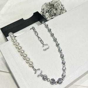 16Style Boutique Diamond Pense Pearl Designer Designer Высококачественное ожерелье моды Элегантная женская годовщина годовщины ювелирные украшения без коробки