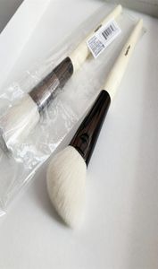Угловая поверхность макияжа щетка мягкая прочная румяна для порошка контур Cosmetics Brash Beauty Tool3787842