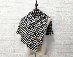 Sciarpe di lana scialle Donne di lusso classico Black White Houndshooth Long Scarf Cape Soft Chic Fashion Warm For Lady4956654