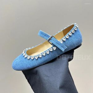 Sıradan Ayakkabı Kadın Güzel Düz Yaz 2024 Stil Yuvarlak Toe Sığ Ağız Tasarım Bayan Kıdemli Göz Alma Soafers