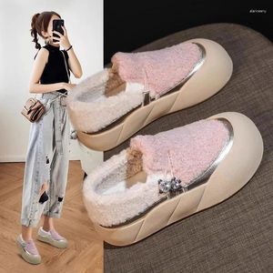 Lässige Schuhe Frauen Winter-Sneakerinnen weiblich Fell Slip-on Round Toe Slaters Fashion Lamm Fleece warm und nicht glatt flach Baumwolle