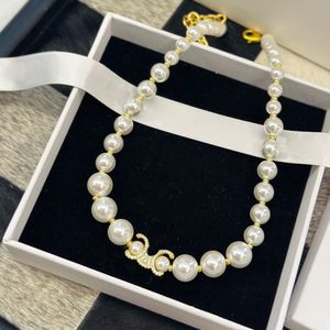 16Style Boutique Diamond Perle Anhänger Halskette Designer Hochwertige Halskette Einfacher Mode Frauenhochzeitstag Juwely Geschenk No Box