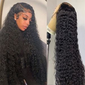 En kaliteli siyah renk gevşek derin dalga Afrika insan saç perukları 22 ila 30 inç şeffaf sentetik kıvırcık dantel ön peruk kadınlar için kızlar damlalık