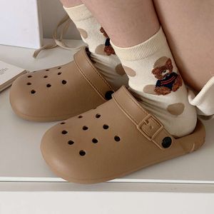 Cute Children's Summer Instagram New Fashion Outwear Hole Soft Thick Sole Beach Shoes for Boys and Girls with Shit Feeling