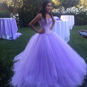 Sparkly Lavender Tulle Ball Gown Quinceanera Dresses Sweetheart Sequined Party Quinceanera klänningar Anpassningsbara fluffiga golvlängd Prom 208k