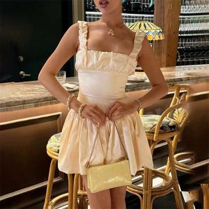 Grundläggande casual klänningar taruxy satin suspender miniklänning för kvinnor boll klänning splice sexig slanglös ruched solid sommar ny prinsess party klänning kvinnlig y240509