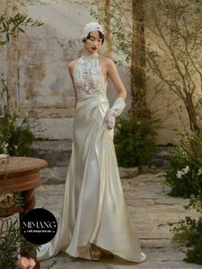 Designer novo estilo chinês de cetim de cetim vestido de noiva luxo e banquete de noivado de noiva de ponta e vestido ao ar livre