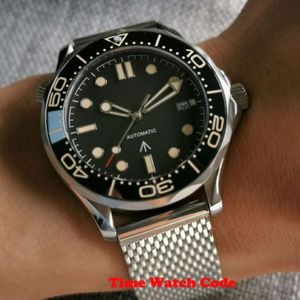 41mm Automatic Men's Wristwatch Japanese NH35 Movement Date Display Black Dial Sapphire Glass Stainless Steel Mesh Band Wristwatch 221N