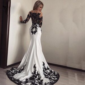 Sexy weiße und schwarze Abendkleider Illusion Sheer Ausschnitt Langarmes Chiffon Tüll Blumenanwendungen Sweep -Zug Kleid plus Siz 266e