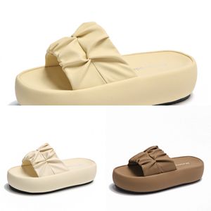 المصمم الشهير لصنادل نساء Sandals سميكة سوليد Slippers Home Indoor Sandals في الهواء الطلق النعال غير الرسمية