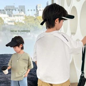 TシャツZoetop 2024 Korean Summer Childrens Tシャツの男の子レター短袖トップスクールボーイズコットンスポーツシャツ子供Tシャツ2405