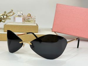 Damen Sonnenbrille für den Sommer beliebter 91AV-Designer stilvoller Outdoor-Modestil CR39 Anti-Ultraviolett Retro Platten Metall Schmetterling Rahmenbrille zufällige Box