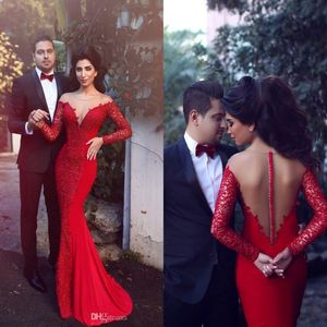 Arabski czerwony 2017 Nowe sukienki wieczorowe długie rękawy Seksowne koronkowe syreny imprezowe suknie balowe Sheer Szyja zakrytą zapaloną guzikami Vestidos de Fiesta 2780