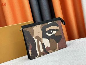 Designer Luxury Zippy Mm Graphite Travel Pouch Men Clutch M61692 wallet Patent leather Handbag