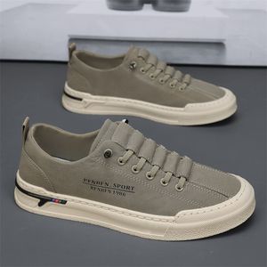 2024 scarpe casual nere mentre maschi rossi traspirabili sneaker classiche fuorvianti dimensioni 39-44gai