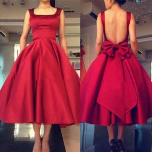 Te längd röd prom sexig öppen korta klänningar fyrkantig hals kväll fest med rygg bow satin examen klänningar billig 0510