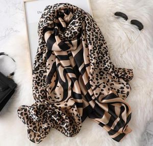 Autumn Spring Silk Silk Leopard Zabra Print Silk Shawls Fould Ladies Pashmina Sjaal Long Bandana ECHARPE Espanha Bufanda Mujer NE3597588