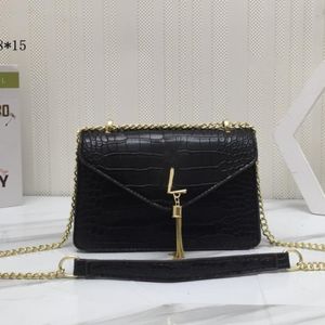 2023 Luxury Designer Handbag Shoulder Bag Brand Seam Leather Ladies Metal Chain Clamshell Messenger Multiple colors Chain Bags factory 195d