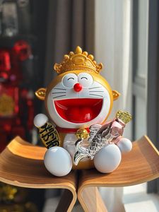 NOVO EM ESTOCUES Série de bonecas Trendy Gold Lucky Doraemon Machine Cat Ornament com milhões de Taels of Wealth God Doll 20cm-30cm