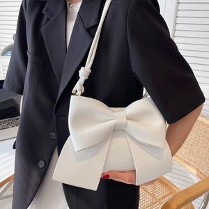 Sacchetti da sera Fashion Big Bowknot Ins Design Spalla bianca/blu/rosa/nero/argento Solido Sollette casual per femmina