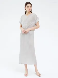 파티 드레스 MIYAKE PLEATED 2024 여름 V- 넥 러브 디자이너 긴 드레스 ONE SHOULDER 한국 패션 인과 관계 여성 의류