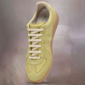 Designer tênis de tênis replicar tênis sapato de brasão de basquete 2024 Sapatos casuais mais novos de couro de couro da moda Menina Margiela Oam Runner Low Trainer W3