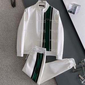 Designer Designer Mens Suit Sporting Fitness Abbigliamento Due pezzi pantaloni per giacca a maniche lunghe pantaloni in tessuto di alta qualità Triangolo Casual