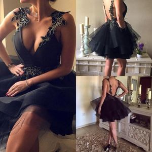 Setwell Little Black Tiered Short Homecoming Dresses V Neck Backless Graduation Dress Lace Appliqued A Line Mini Prom Gowns Custom Made 291E