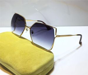 Solglasögon för kvinnor Klassiskt sommarmode 0817S Style Metal and Plank Frame Eye Glasses UV Protection Lens 08177379795