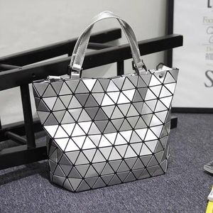 Bolsas de ombro de ombro Miyake Trendência dobrável Trendência fosca Bolsa de balde geométrica Bola diagonal de moda coreana por atacado