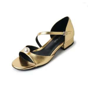 Sapatos casuais Gold Silver Women Women Sandals de couro genuíno saltos baixos Partidos de decoração de pérolas Mulher de casamento verão