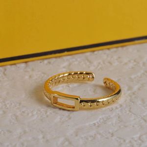 Złoty pierścionek minimalistyczny projektant Pierścień Forwomen and Woman Walentynki Par Para Pierścień Wedding Bride Biżuteria