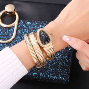 Ladies Quartz Snake Shape Bracelet Watch Mulheres simples Moda branca Dial Strap Strap Aço impermeável Relógio de pulso