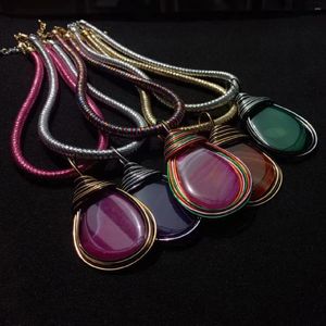 Collane a sospensione Big Natural Stone Natural Green Purple Nero Blu arancione a mano Trendy Neon Women Fashion Gioielli estivi