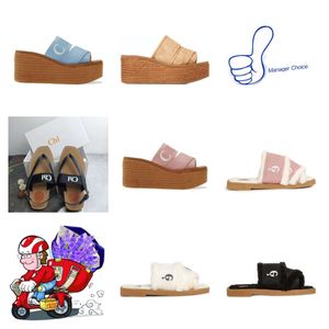 2024 Designere Sandalen Frauen Holzsandale Flachmaultierrutsche Beige weiße schwarz rosa Spitzenschriften Fuzzy Fell Frauen Sommer Outdoor Schuhe