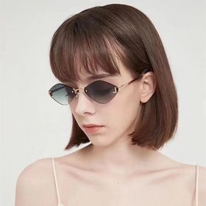 Sonnenbrille 2024 Retro Diamond Men Women Metall Bastelfeuerlast Shades Marke kleine Sonnenbrille für weibliche UV400