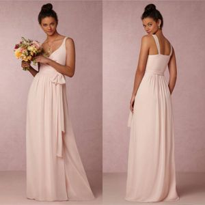 Fantastisk ljusrosa brudtärklänningar Blush Lång golvlängd Chiffon V Neckbröllop Formella klänningar med båge -omslag stängning 247Q