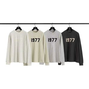 Stile fGo a doppia linea digitale 1977 t-shirt a maniche lunghe con stampato affollato per uomo High Street Autunno/Inverno Base