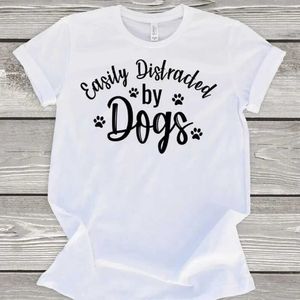 Damen-T-Shirt leicht abgelenkt von Hunden Baumwolle T-Shirt Frauen Pfoten Druck kurzer Slve lustige süße Tops Hundeliebhaber weiche kreative reguläre Ts Y240509