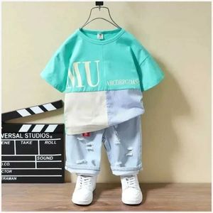 Set di abbigliamento per bambini abbigliamento per neonaio a maniche corte+denim 2024 cortometraggi per bambini set di abbigliamento a 2 pezzi per 2-7 annil2405