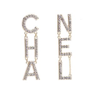 세련된 Rhintone CZ 문장 귀걸이 925 Sier Needle Capital Alphabet Letter Drop Earrings1018315