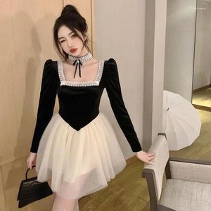 Casual Dresses Women's French Style Square Neck Slimming Dress spets sparkad gyllene sammet med krage koreansk lapptäcke prinsessa vestidos