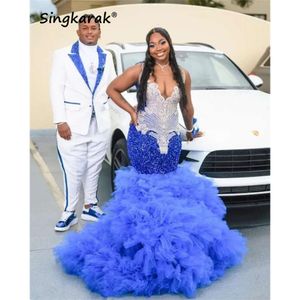 Sparkly Diamonds Royal Blue Prom Dresses 2024 For Black Girls Pärlor Kristaller Rhinestones Ruffle Evening Party Gown Vestidos